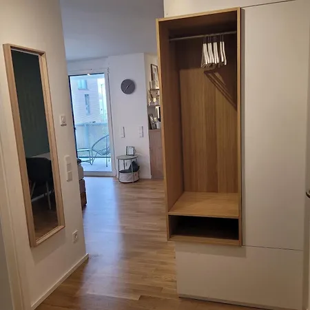 Style - Perfekt Fuer Messe, Flughafen, S-city